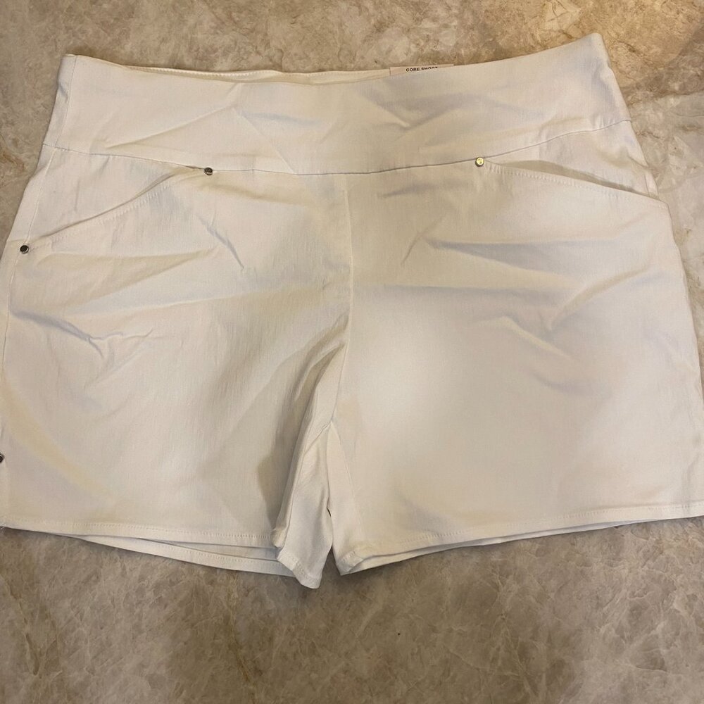 I.N.C. International Concepts®' CORE SHORTS pull-on shorts  NEW (Bright White)